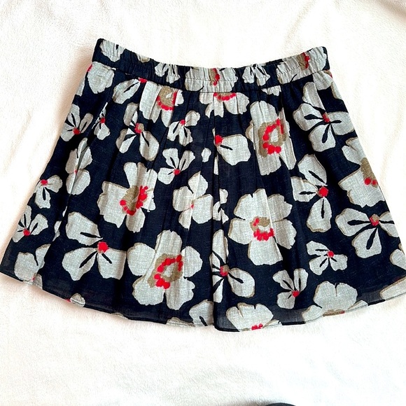 GAP Black Floral Skirt - Picture 4 of 4